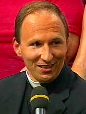 Padre Alex wieder einmal bei Barbara Karlich gegen die Betrachtung von Sex und Frau als reine Konsumgüter.